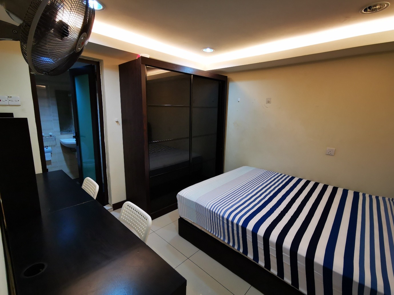Room1
