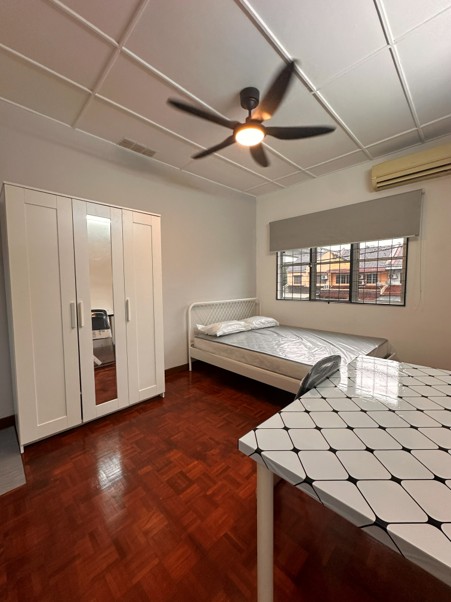Room1