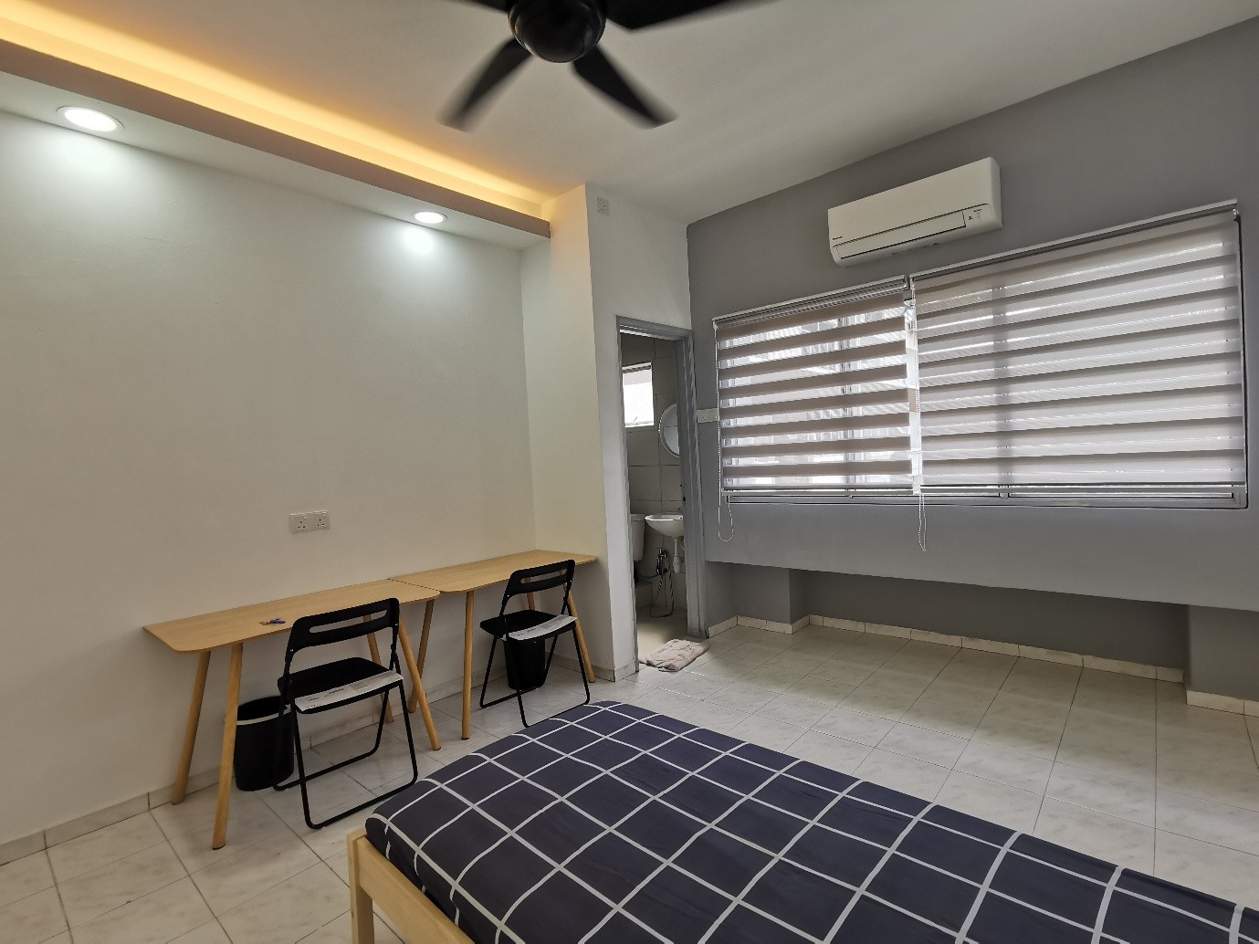 Room2